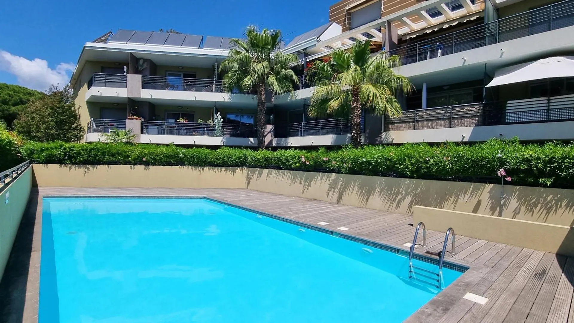 Le Familial, Piscine Plage Et Garage Villeneuve-Loubet 0*,