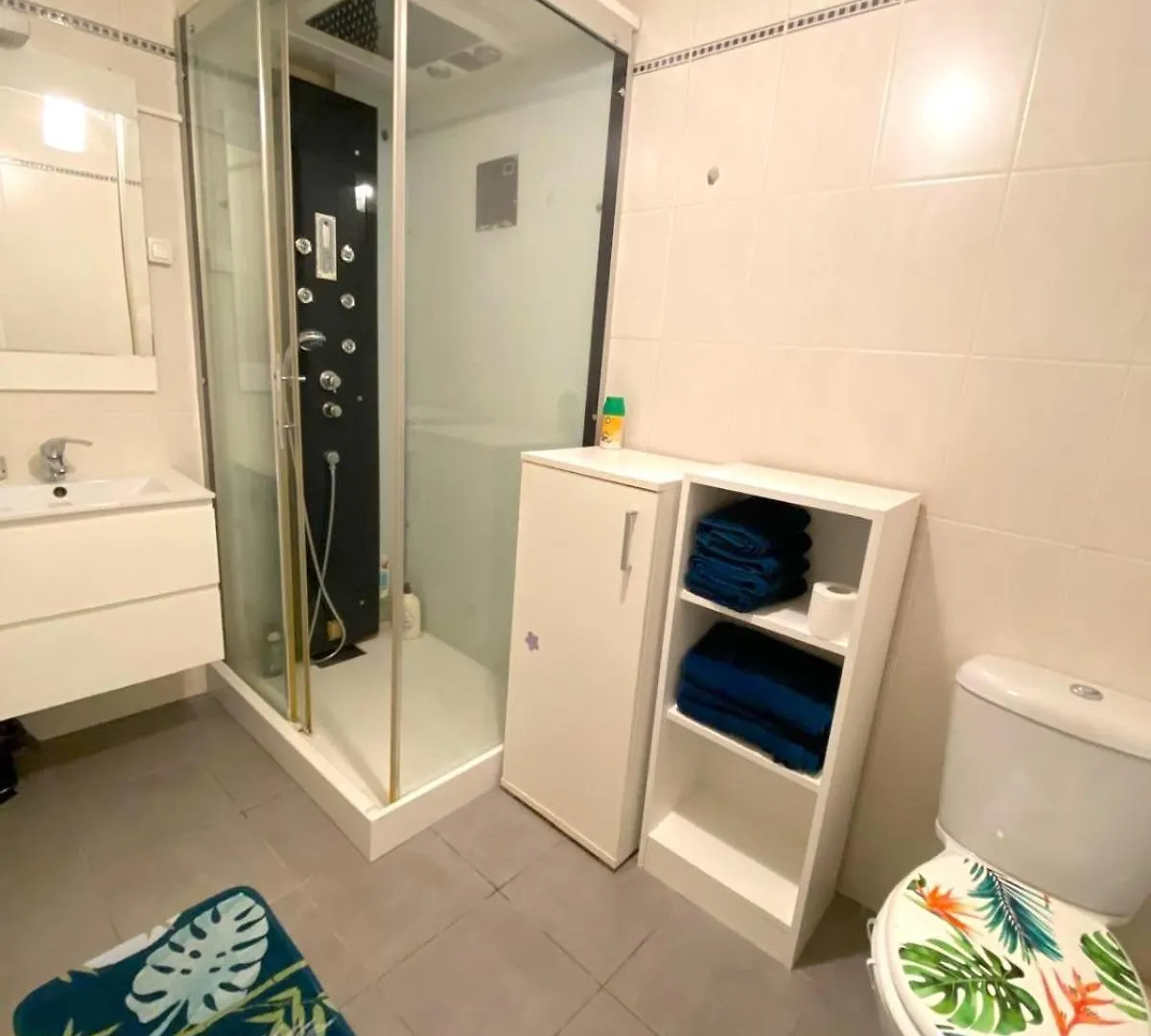Apartment Le Familial, Piscine Plage Et Garage Villeneuve-Loubet